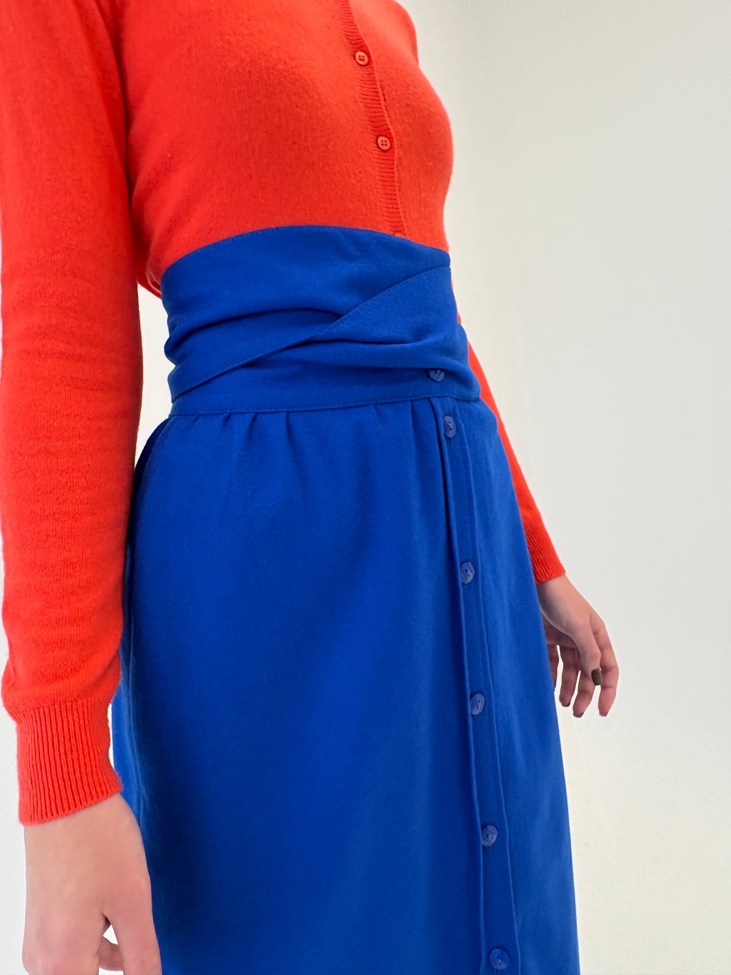 Fustă albastru regal spectaculoasă cu talie ultra înaltă în croi elaborat