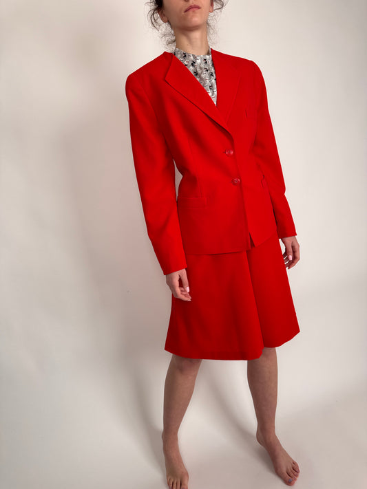 Deux piece vintage de brand luxury Louis Feraud cherry red