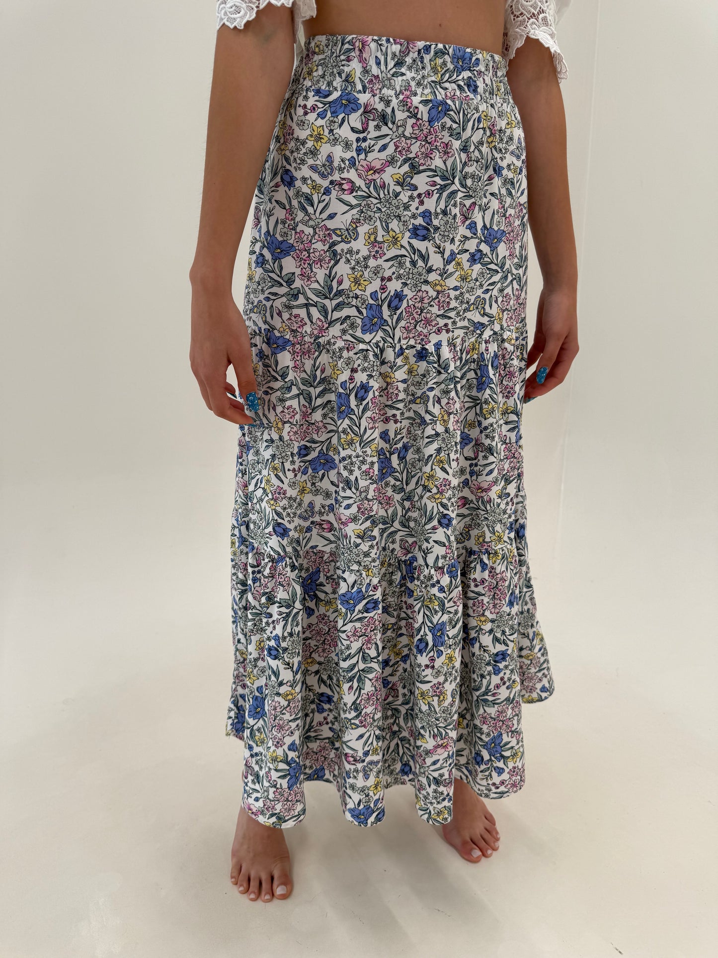 Fustă maxi super vaporoasă cu print floral în culori superbe și talie elastică