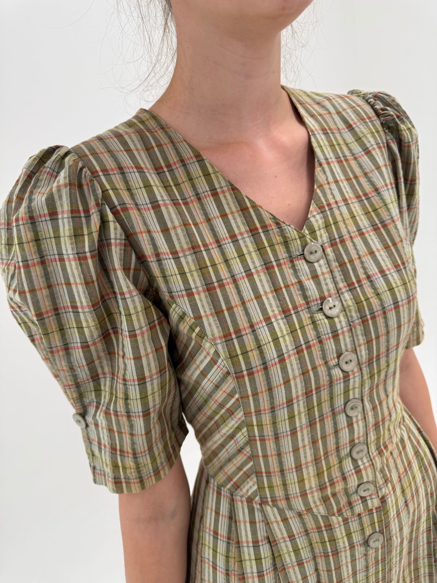 Rochie vintage maxi din pânză moale de bumbac cu corsaj și umeri ușor bufanți