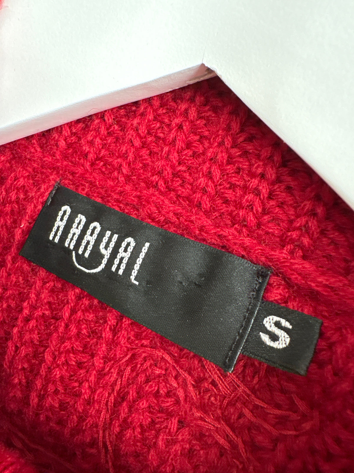 Jacheta burgundy din lana extrafina plină cu influențe casual și funnel neck