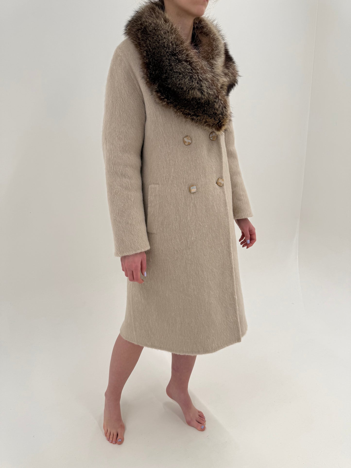 Palton ultra luxury Piacenza lucrat manual din cașmir și lana cu guler amplu de blană