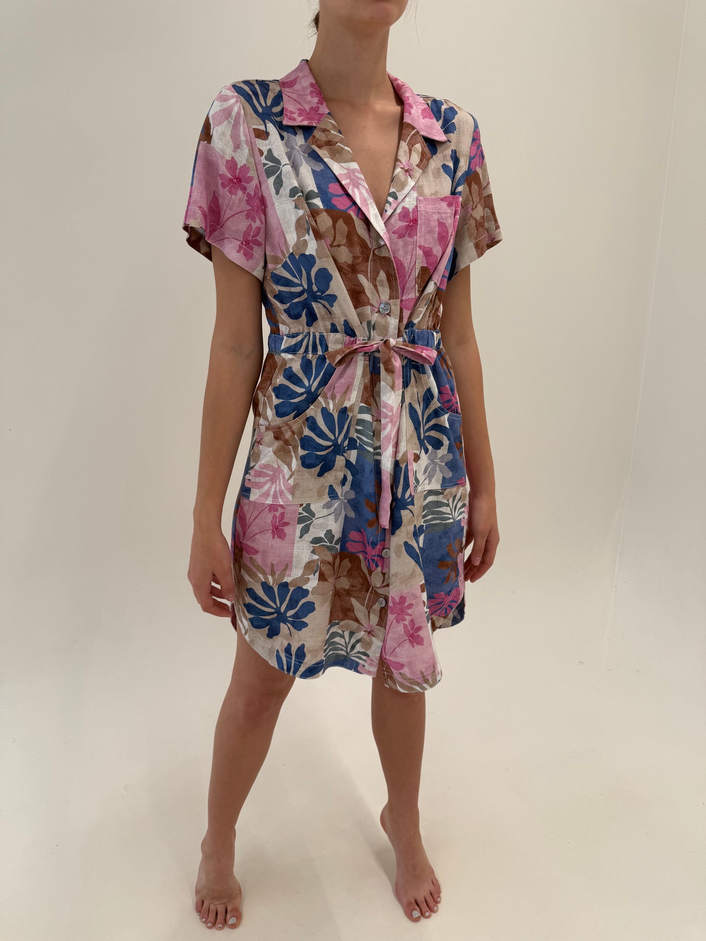 Rochie tip cămașă din pânză de in cu print floral și talie ultra înaltă reglabilă