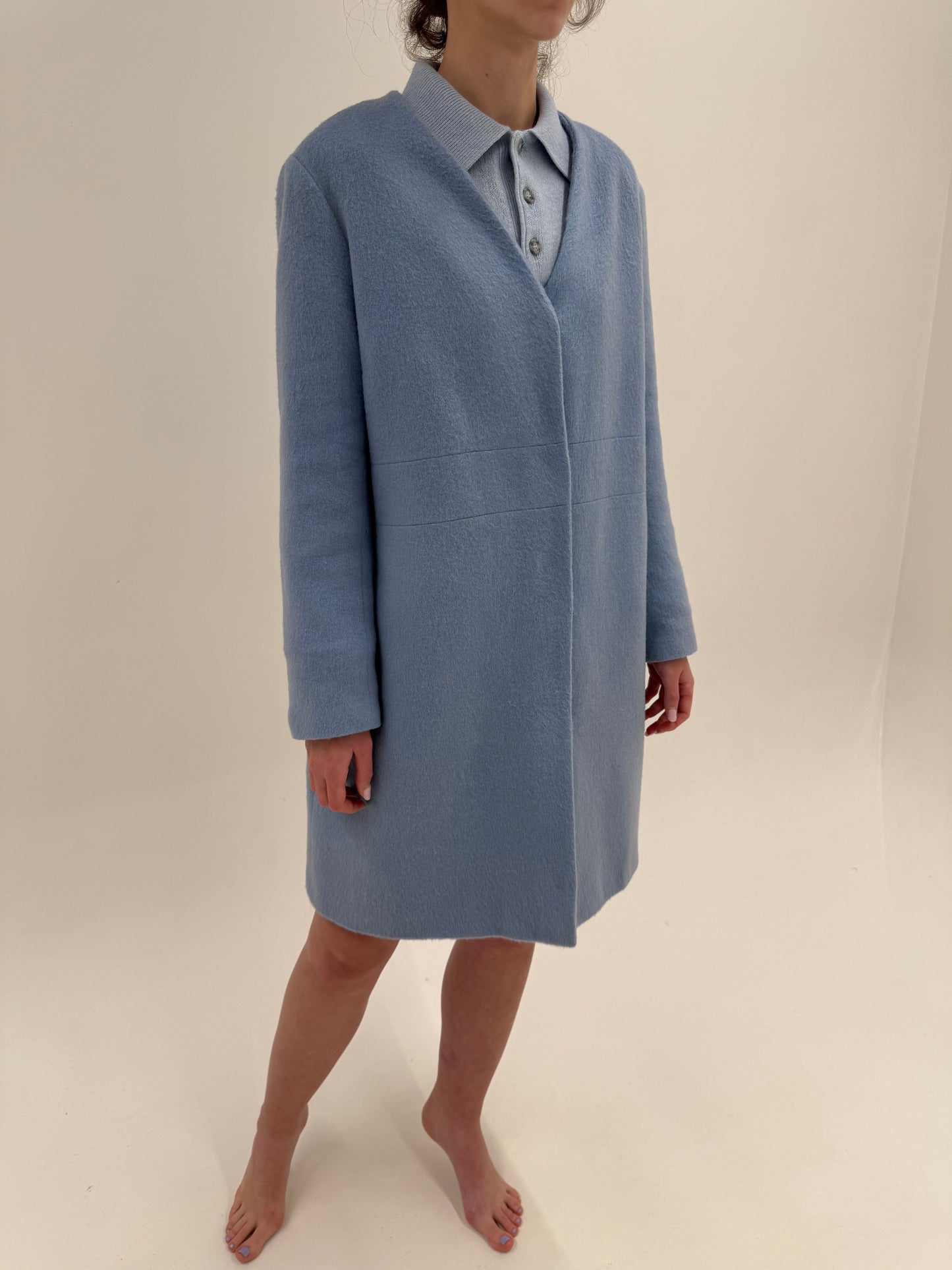 Palton baby blue din stofă plină de lana cu mohair în croi minimalist