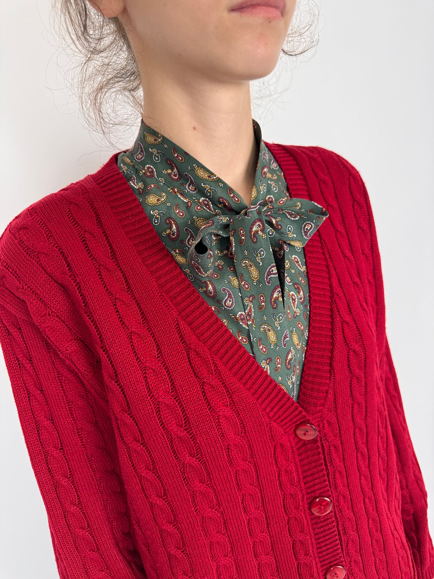 Cardigan în croi lung cherry red cu torsade din mix de lana plină