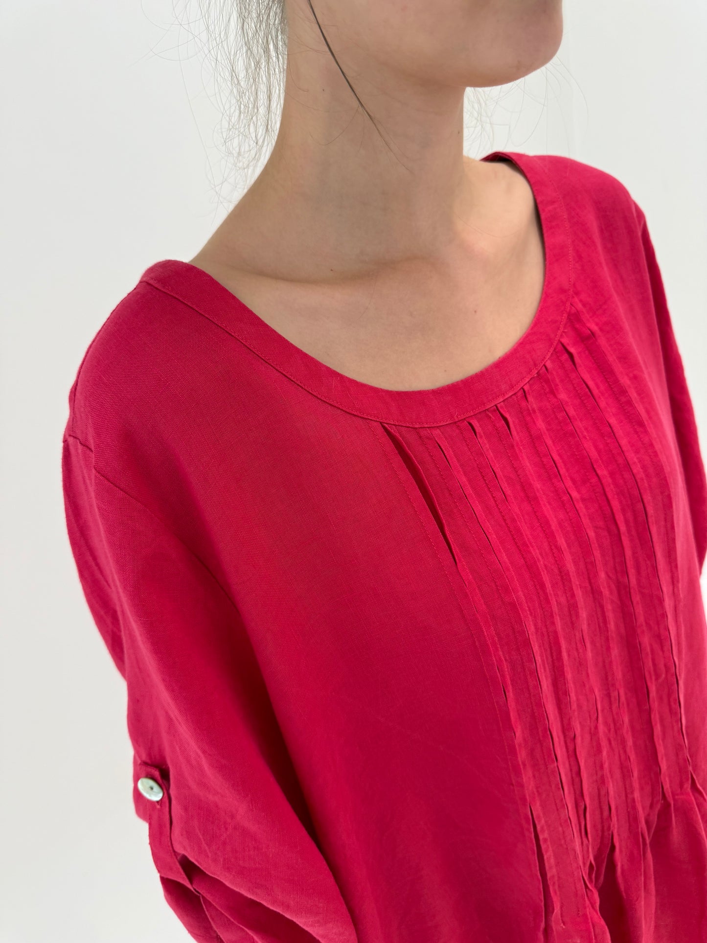 Rochie din in premium raspberry red cu buzunare și mânecă reglabilă în croi lejer