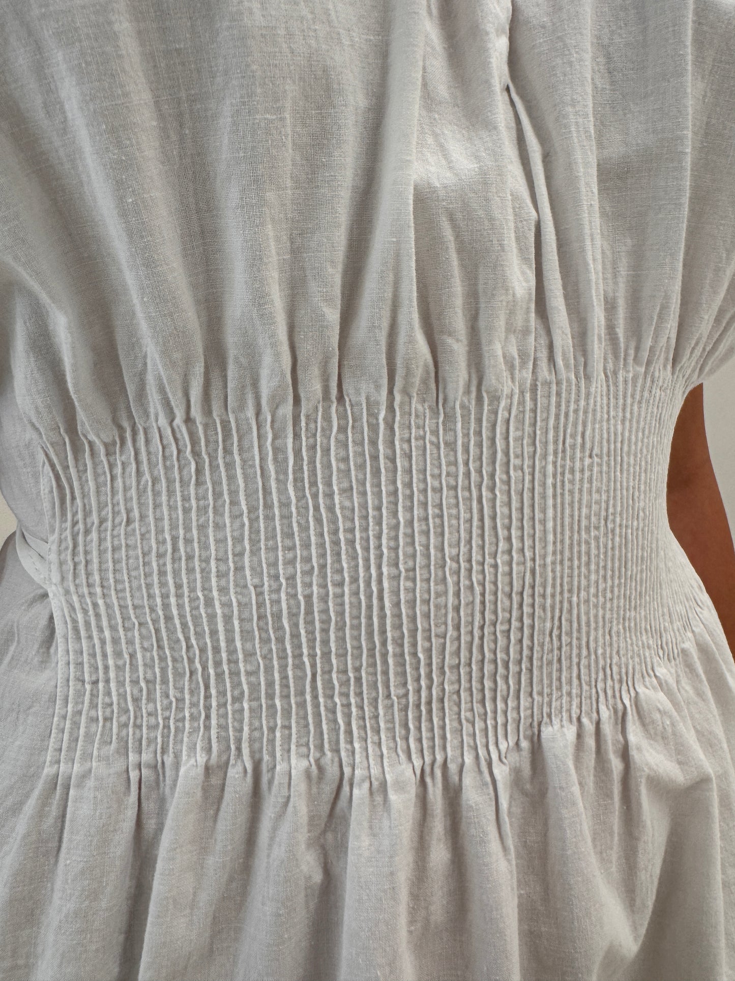 Rochie vintage maxi din in excepțional cu broderie manuală delicată si talie reglabilă