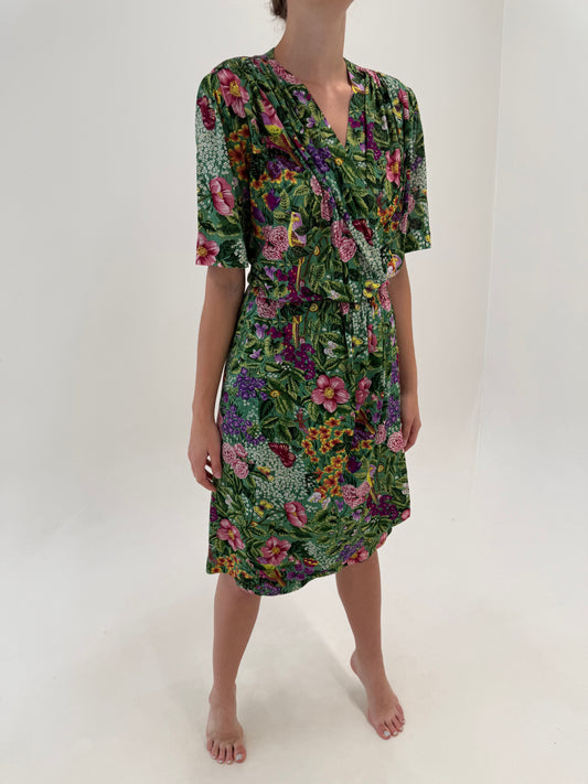 Rochie vintage din panzica în culori superbe și croi drapat petrecut