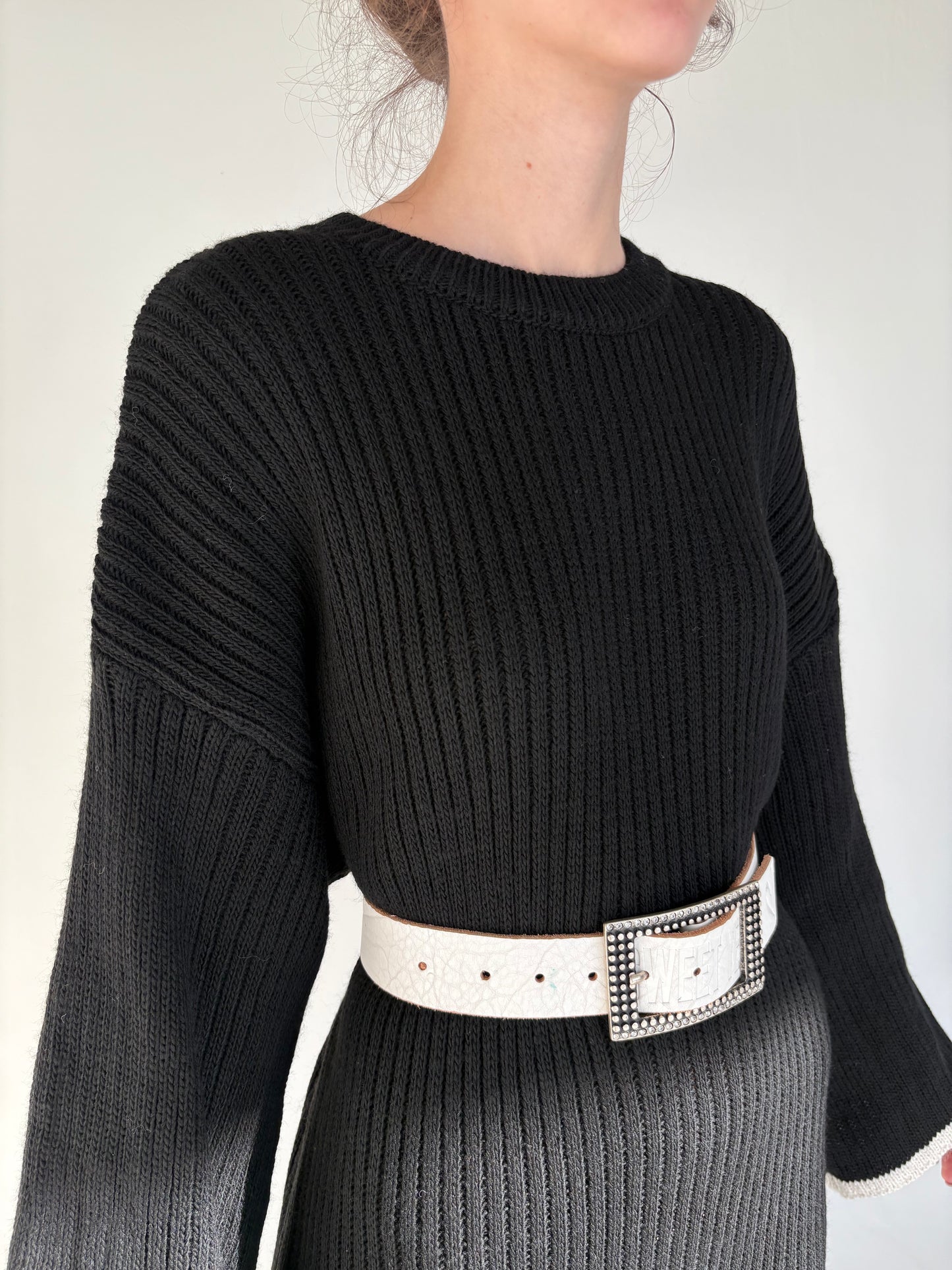 LBD maxi ribbed cu paspoal ivoire din mix de lana extrafina ribbed