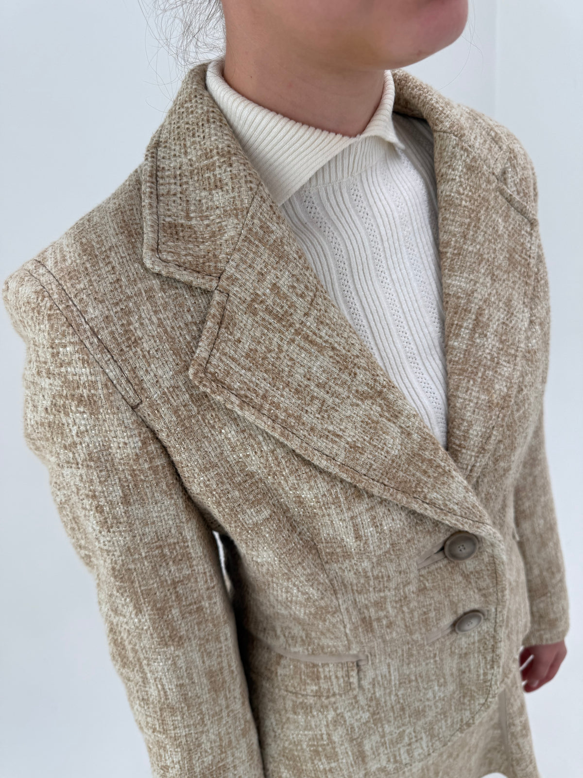 Deux piece in stil Chanel din tweed camel ai ivorie Max&Co by Max Mara
