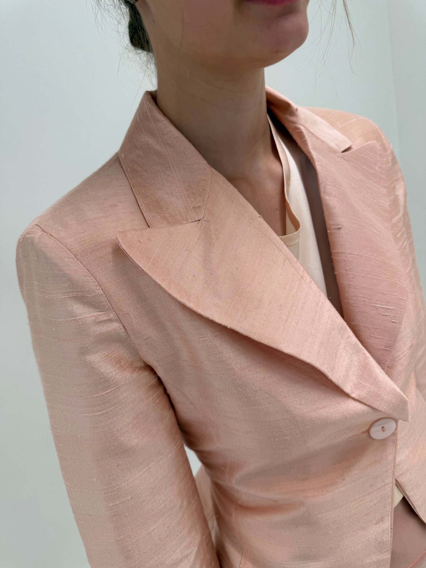 Sacou italian cambrat powder pink cu revere late din mătase naturală dupioni