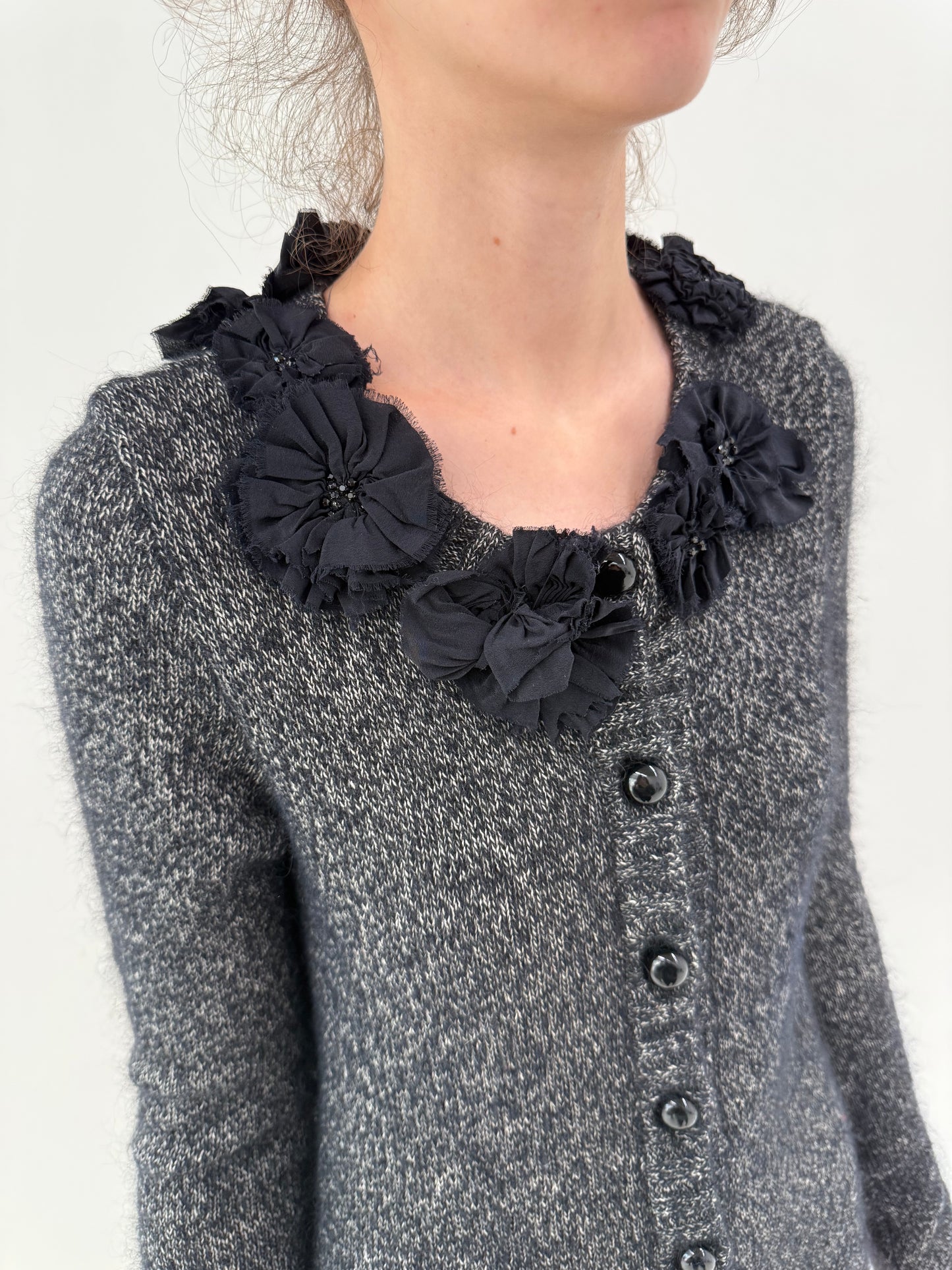 Cardigan vintage bijuterie italian cu aplicații florale couture din lână extrafina