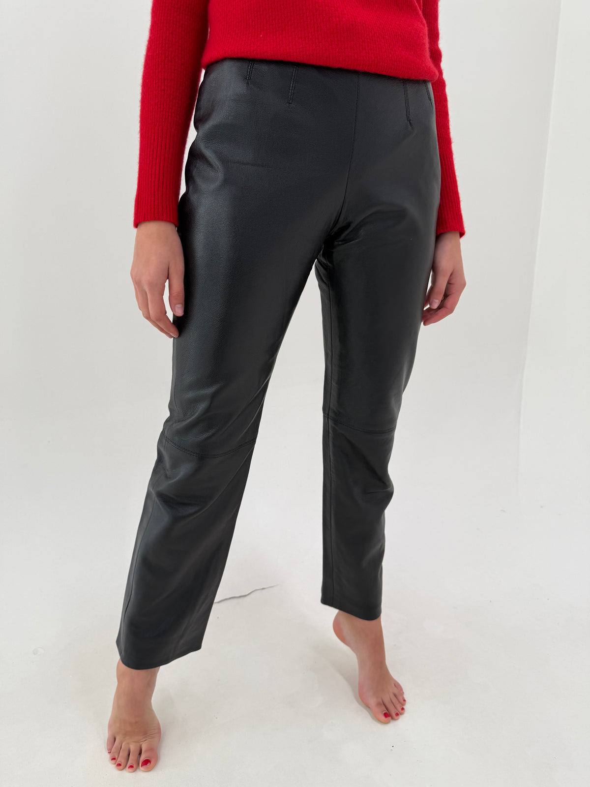 Pantaloni din piele naturală plina extrem de moale și fină