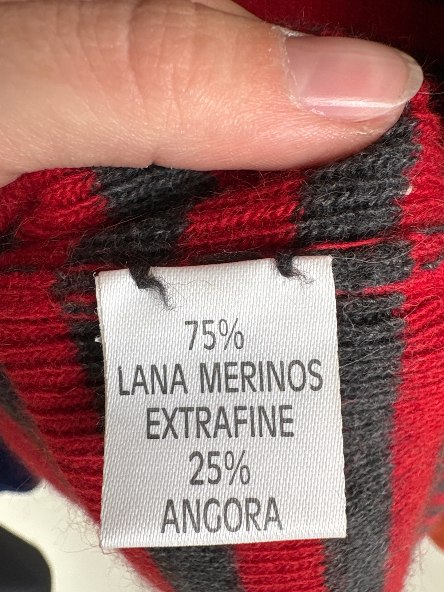 Maleta în dungi de gramaj mare din tricot excepțional de lana merino și Angora