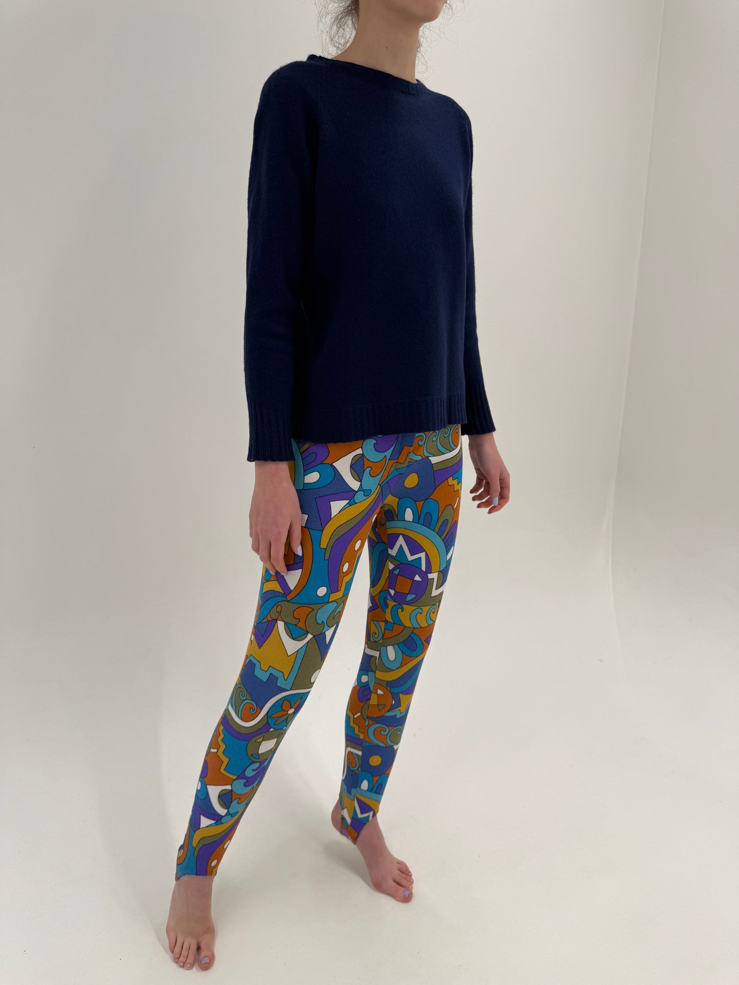Pantaloni vintage în croi super revenit în trend cu print în stil Pucci