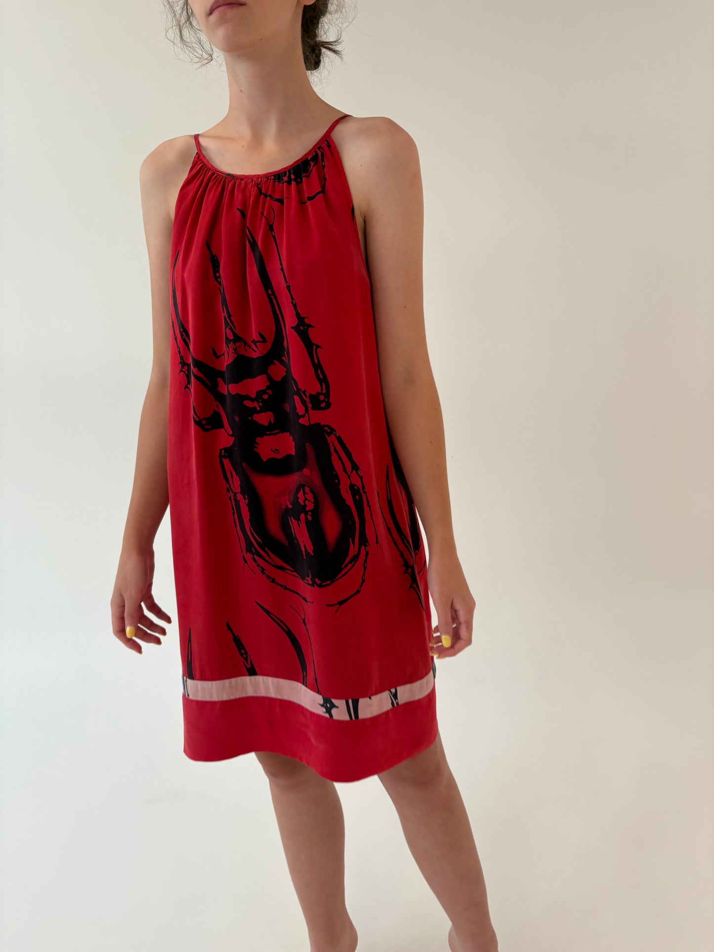 Rochie în croi lejer din mătase naturală cu print ca pictat