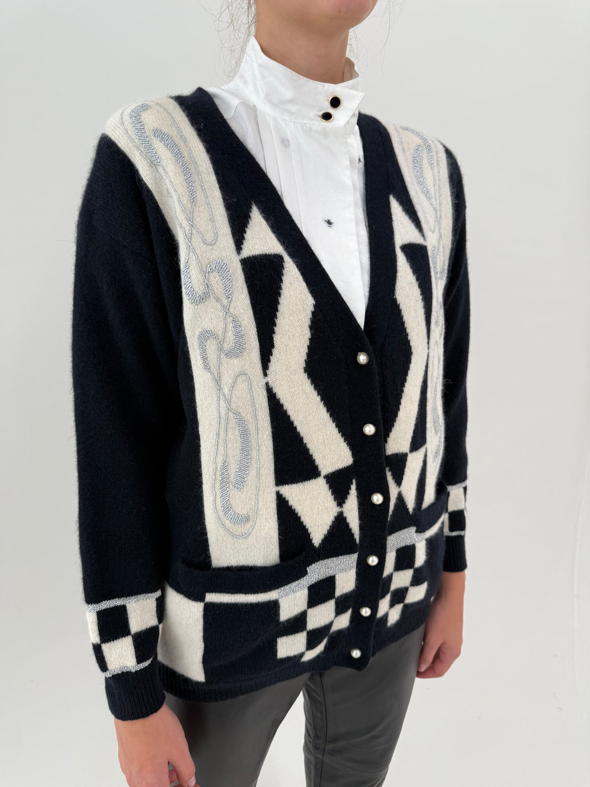 Cardigan vintage din lana extrafina și Angora petite cu print alb negru