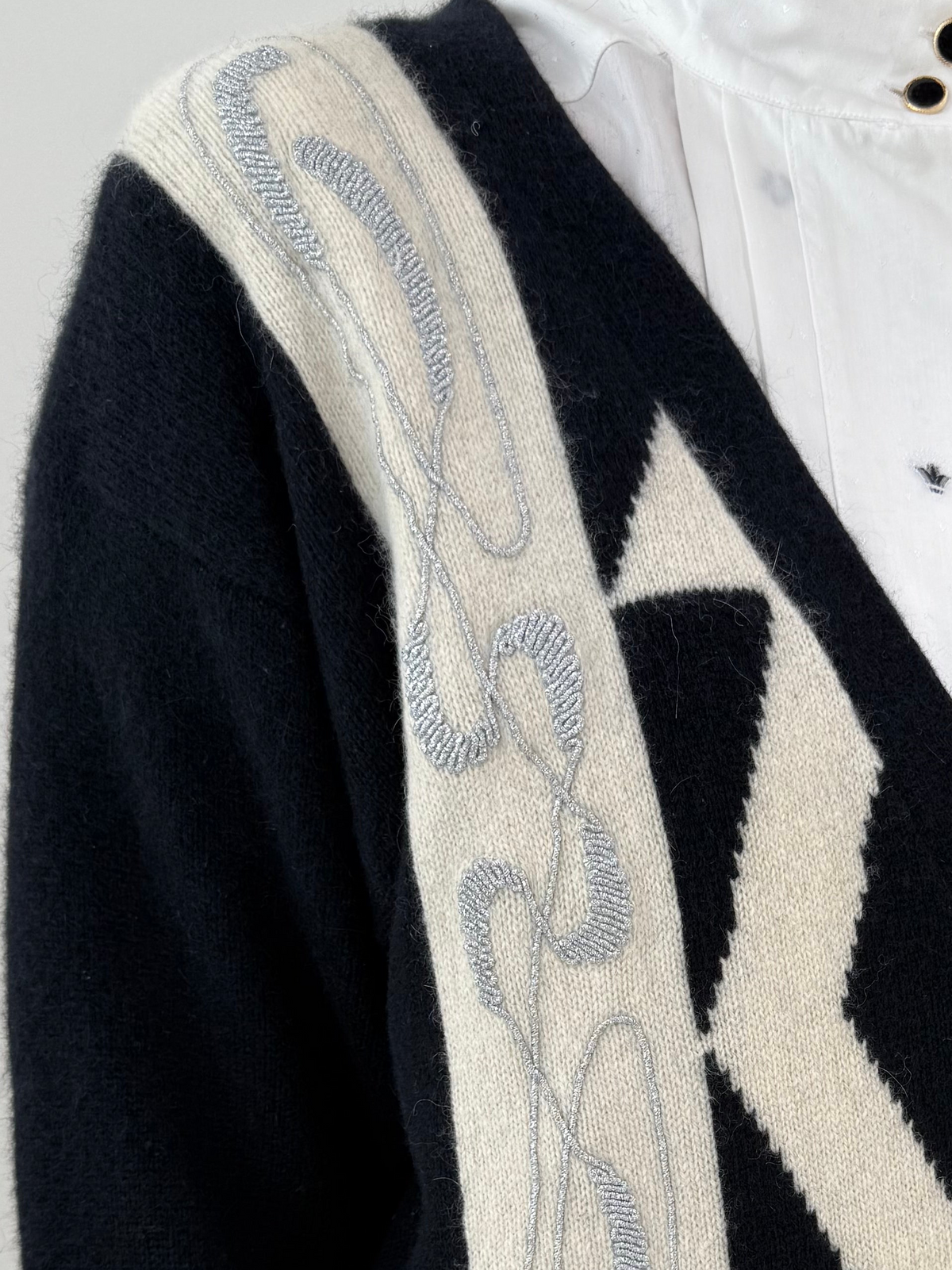 Cardigan vintage din lana extrafina și Angora petite cu print alb negru