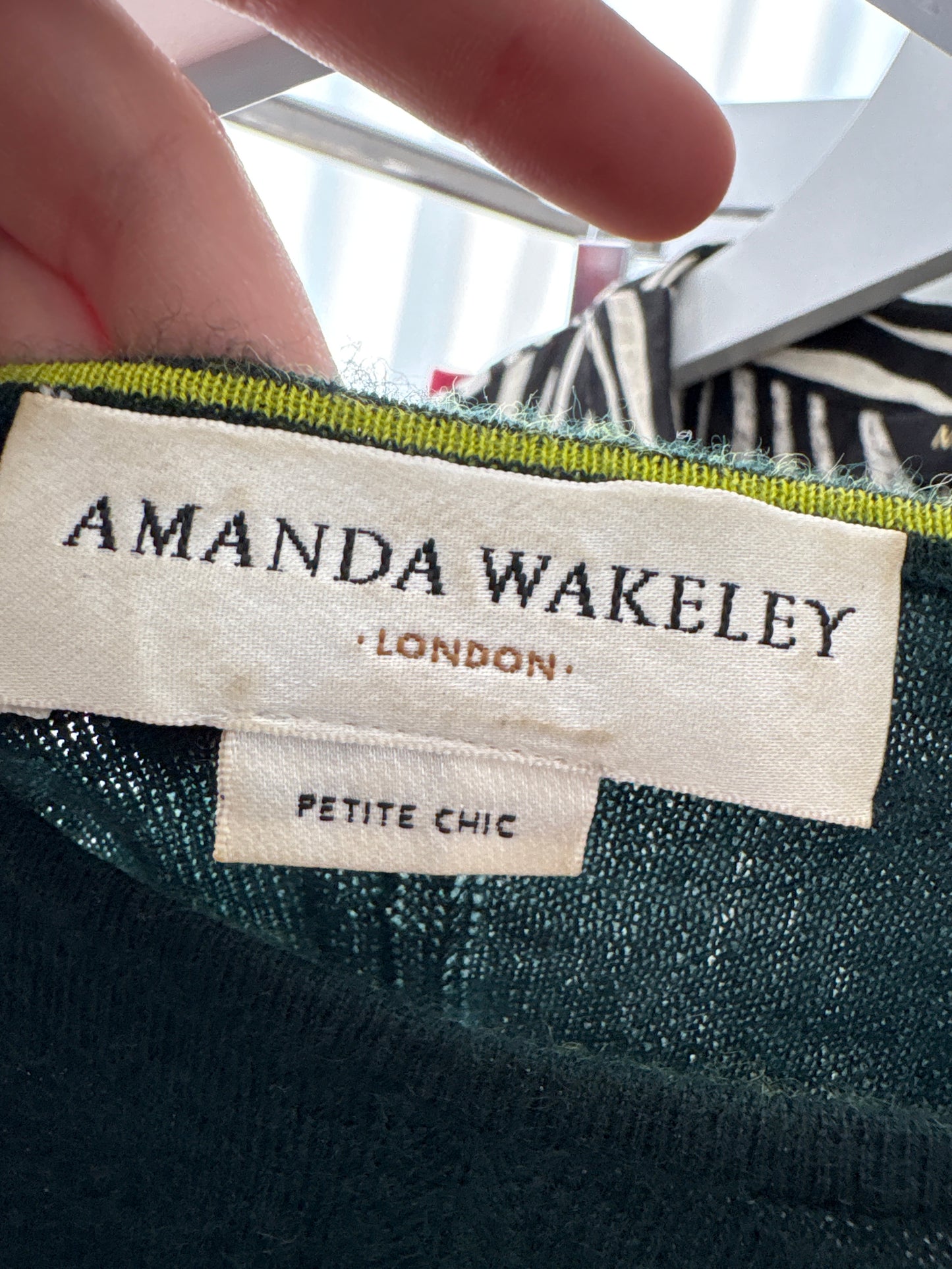 Top dark green in croi actual din cașmir