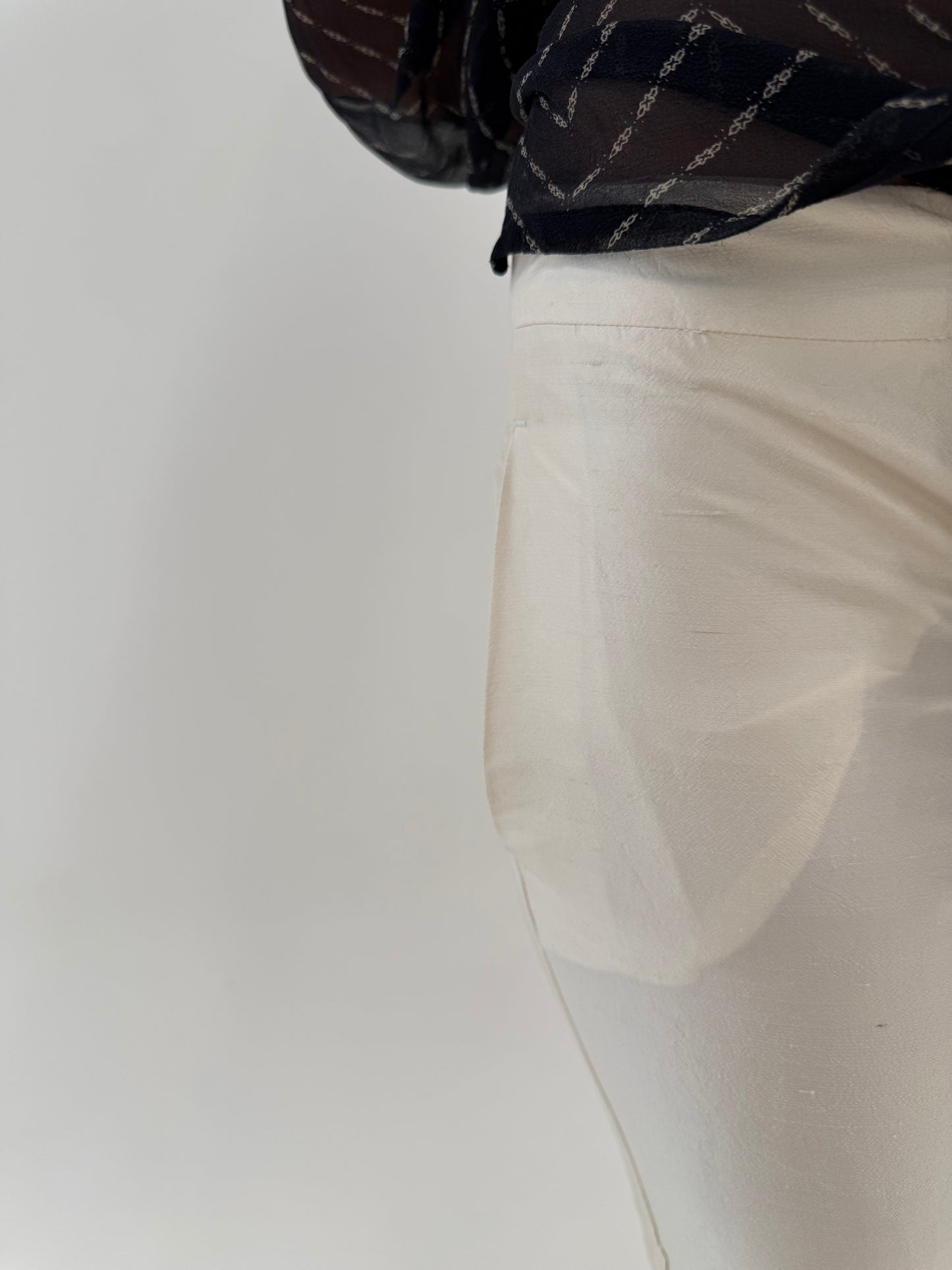 Pantaloni petite butter white perlati din mătase naturală dupioni