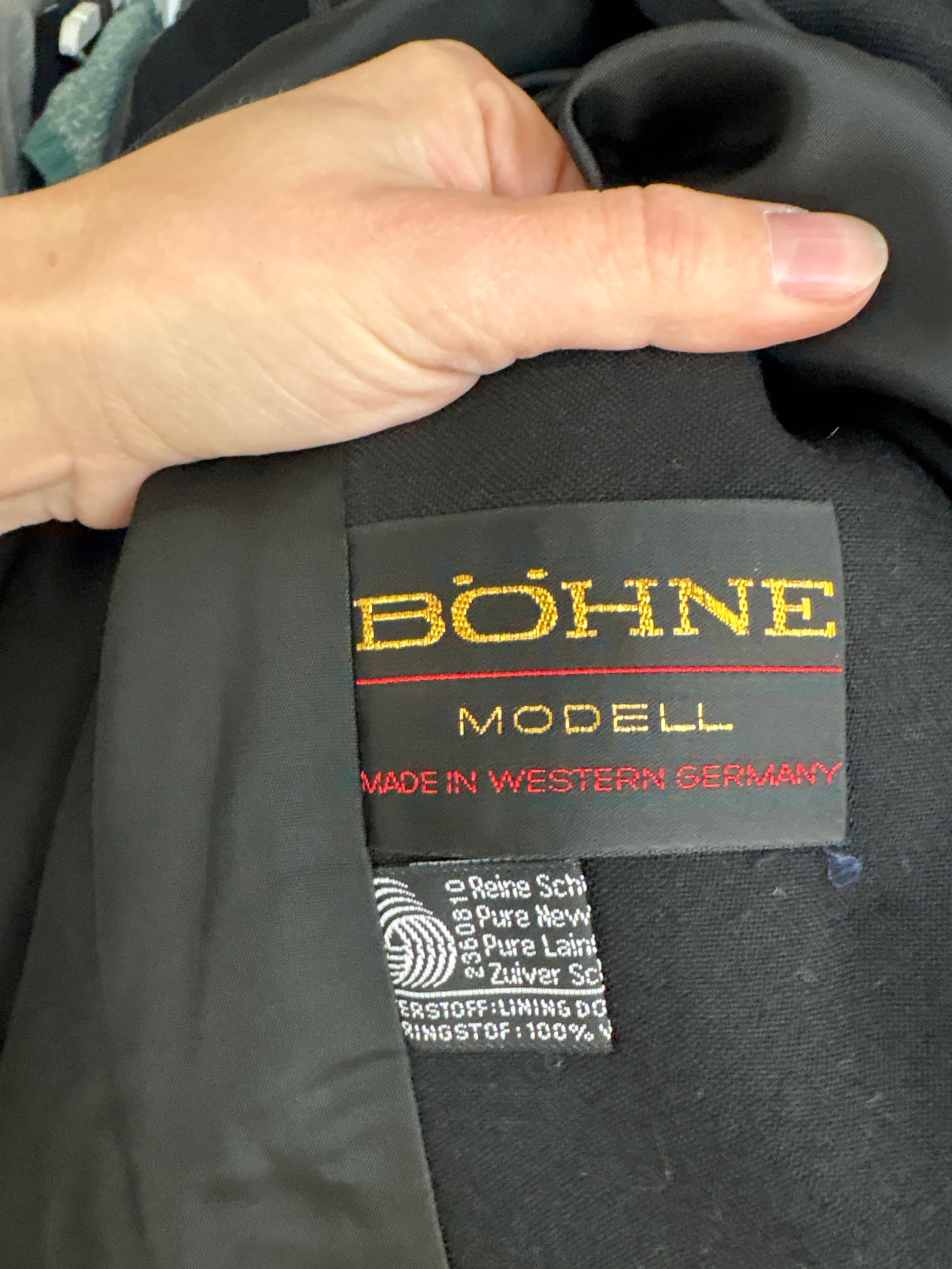 Palton old vintage anii 80 în croi arhitectural super revenit în trend din lana worsted