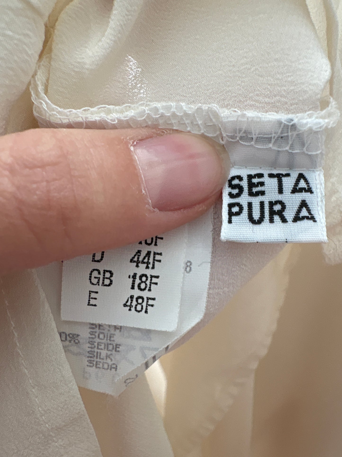 Top italian în croi minimalist din mătase naturală