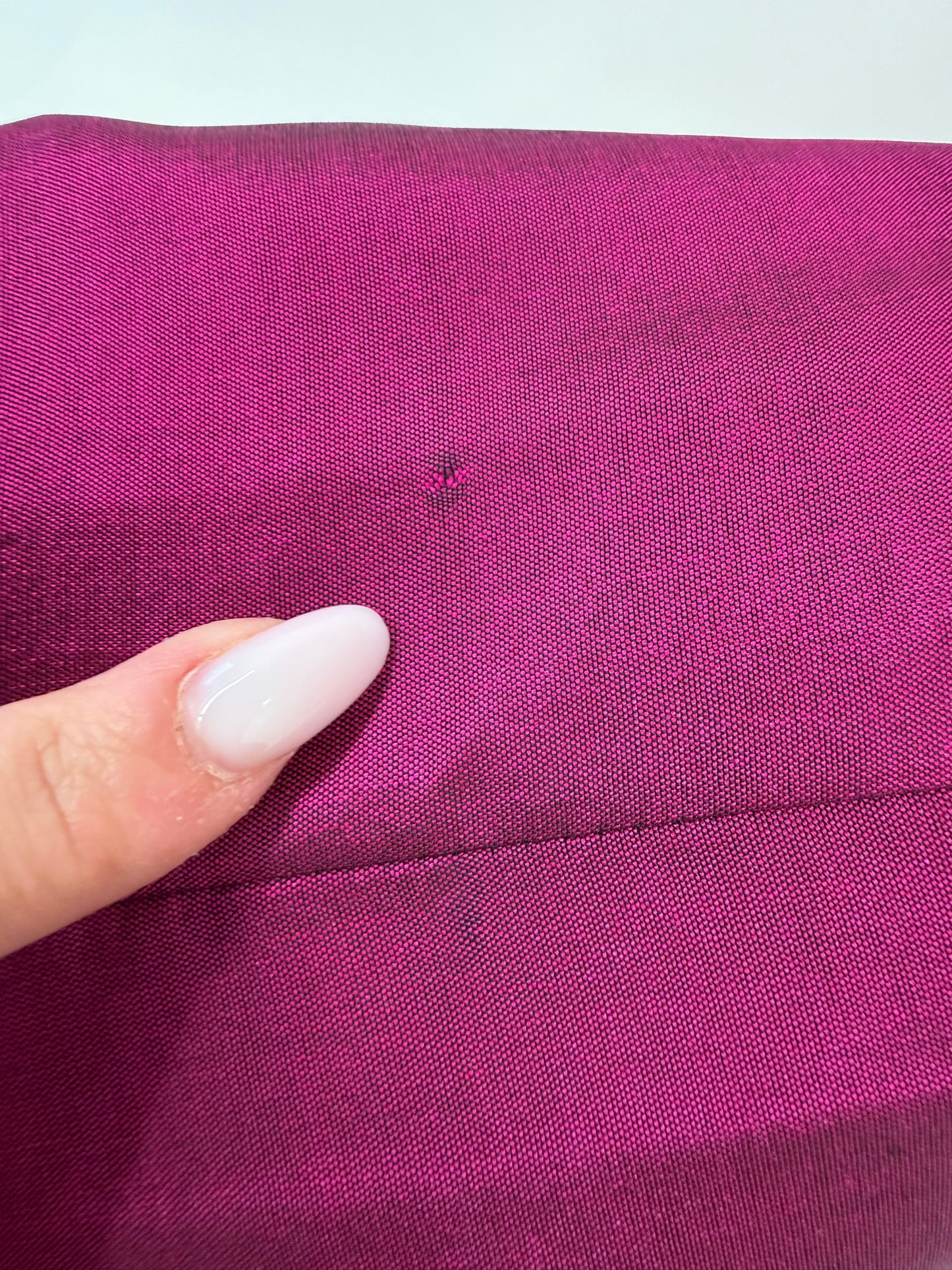Fustă creion magenta din țesătură de mătase naturală