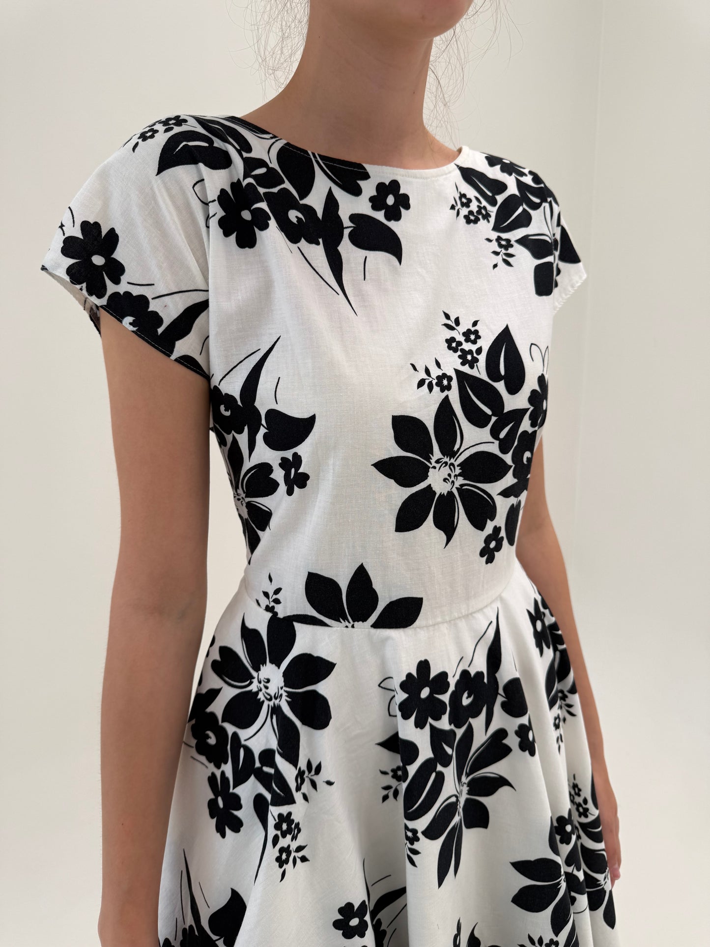 Rochie vintage din pânză de bumbac excepțional în croi de ani 50 cu print alb negru