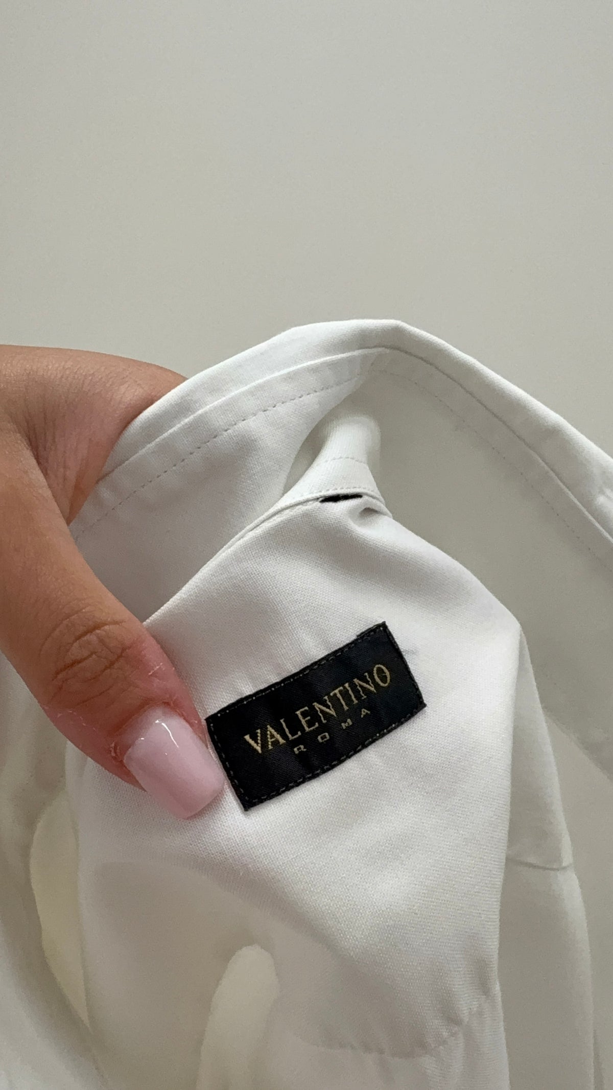 Cămașa Valentino din poplin excepțional cu mâneci din cașmir