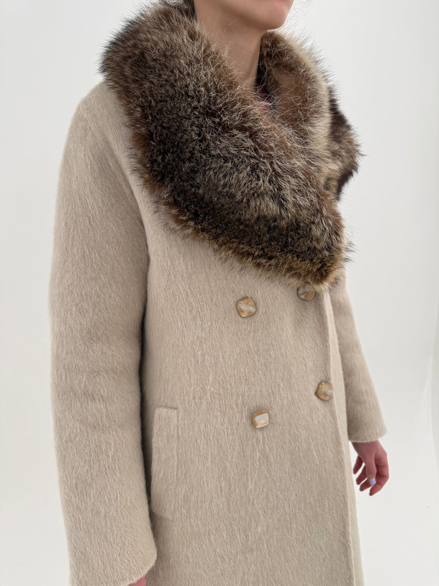 Palton ultra luxury Piacenza lucrat manual din cașmir și lana cu guler amplu de blană