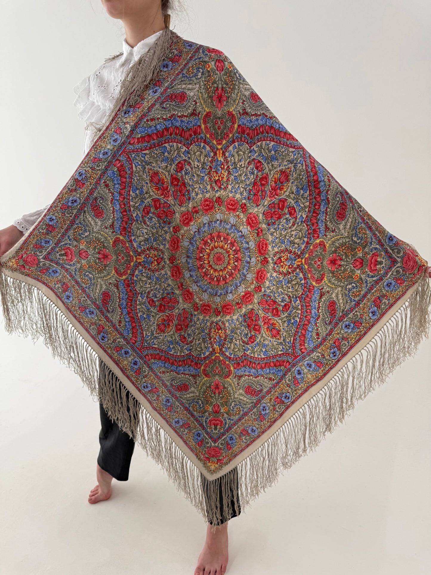 Eșarfă XL din mătase naturală light nude cu print paisley