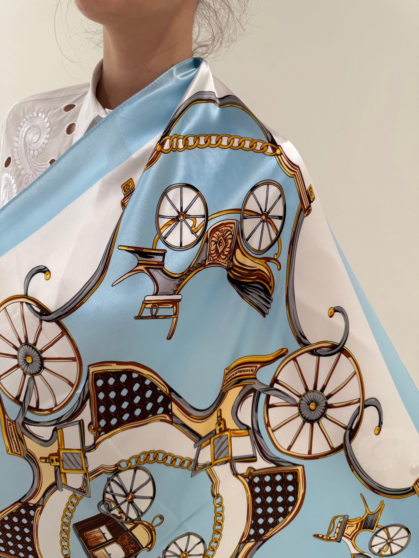 Eșarfă nouă XXL cu etichetă baby Blue și print în stil Hermes