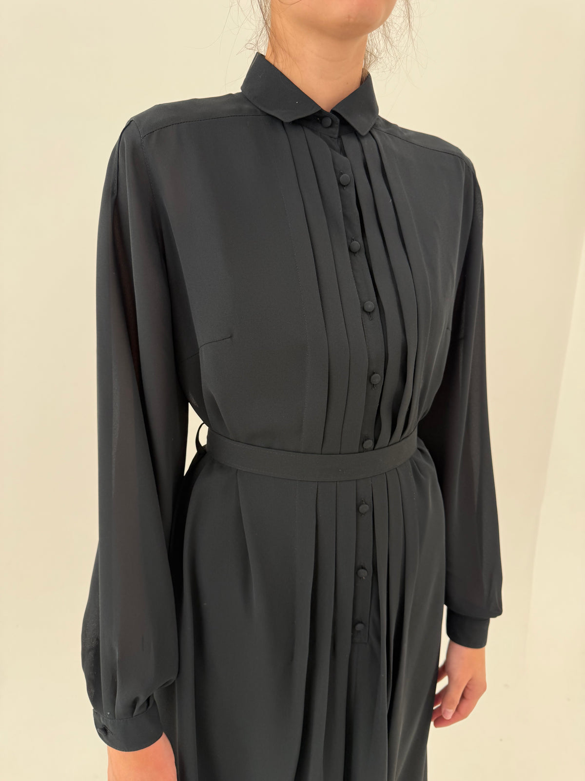 LBD vintage atemporal de la zi la seară cu pliseuri decorative și talie reglabilă