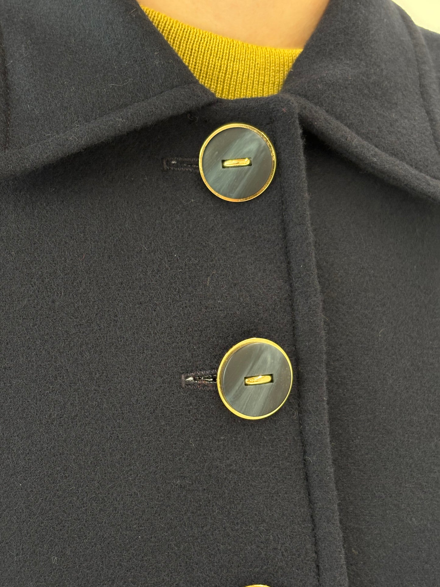 Jacheta cambrata Navy din lana extrem de fină cu talie marcată