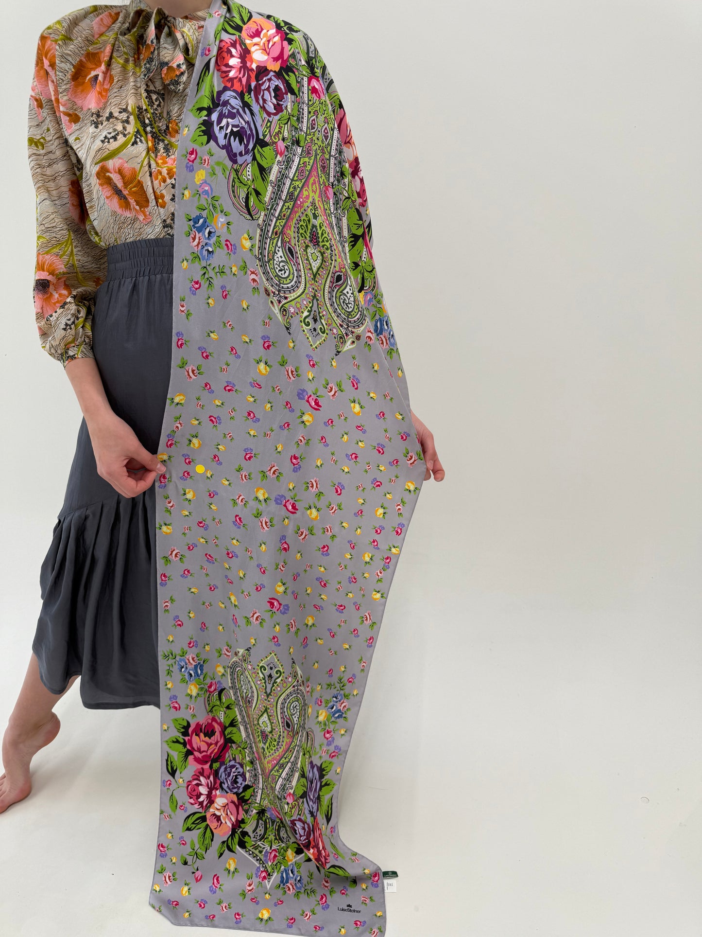Eșarfă din mătase naturală cu print paisley superb
