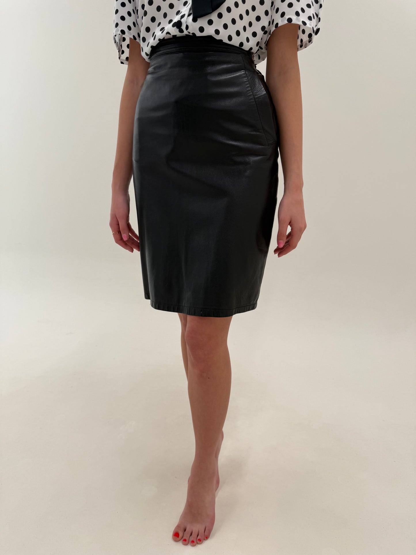 Fustă din piele naturală extrem de moale cu buzunare și talie ultra înaltă