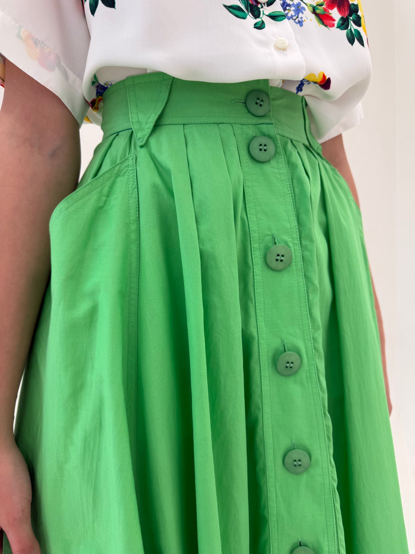 Fustă verde tare vintage în croi deosebit asimetric din pânză de bumbac
