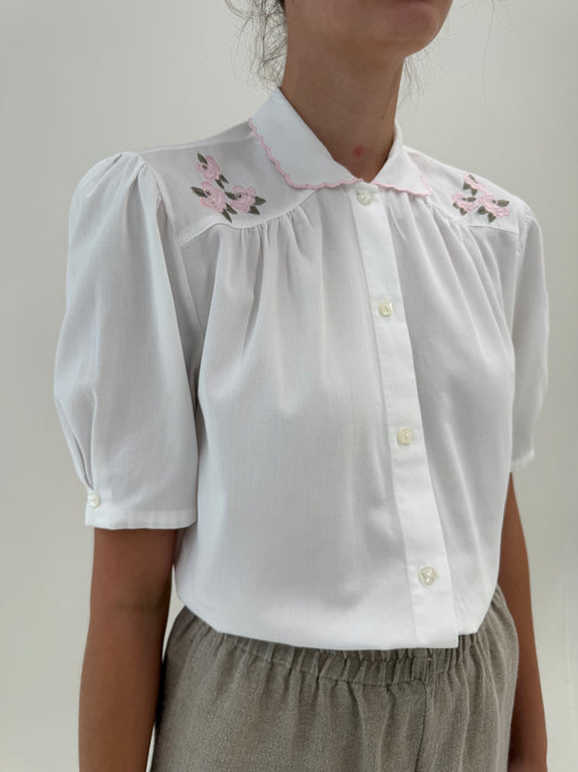 Camasa vintage cu broderie din bumbac excepțional in croi drapat