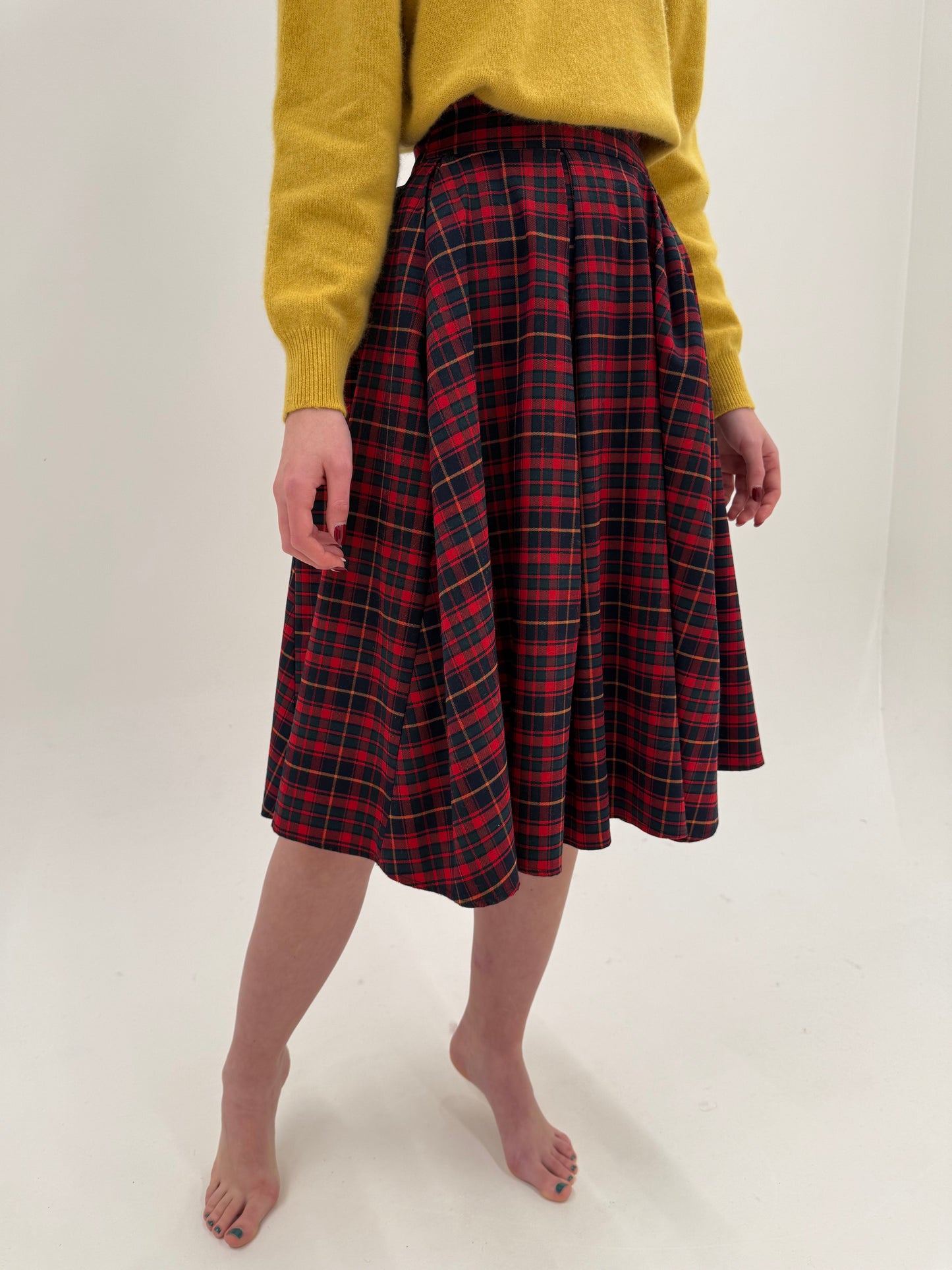 Fustă midi în croi extrem de amplu din Tartan extrafin de lana