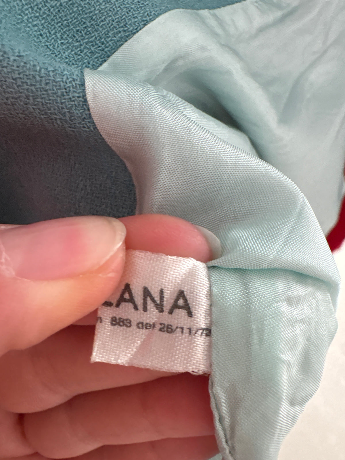Pardesiu petite dusty baby blue din crepe excepțional de lana cu nasturi bijuterie