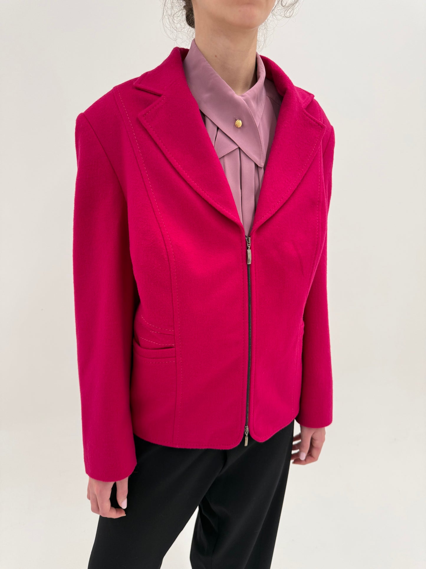 Jacheta de brand premium ciclam din lana extrafina in croi actual