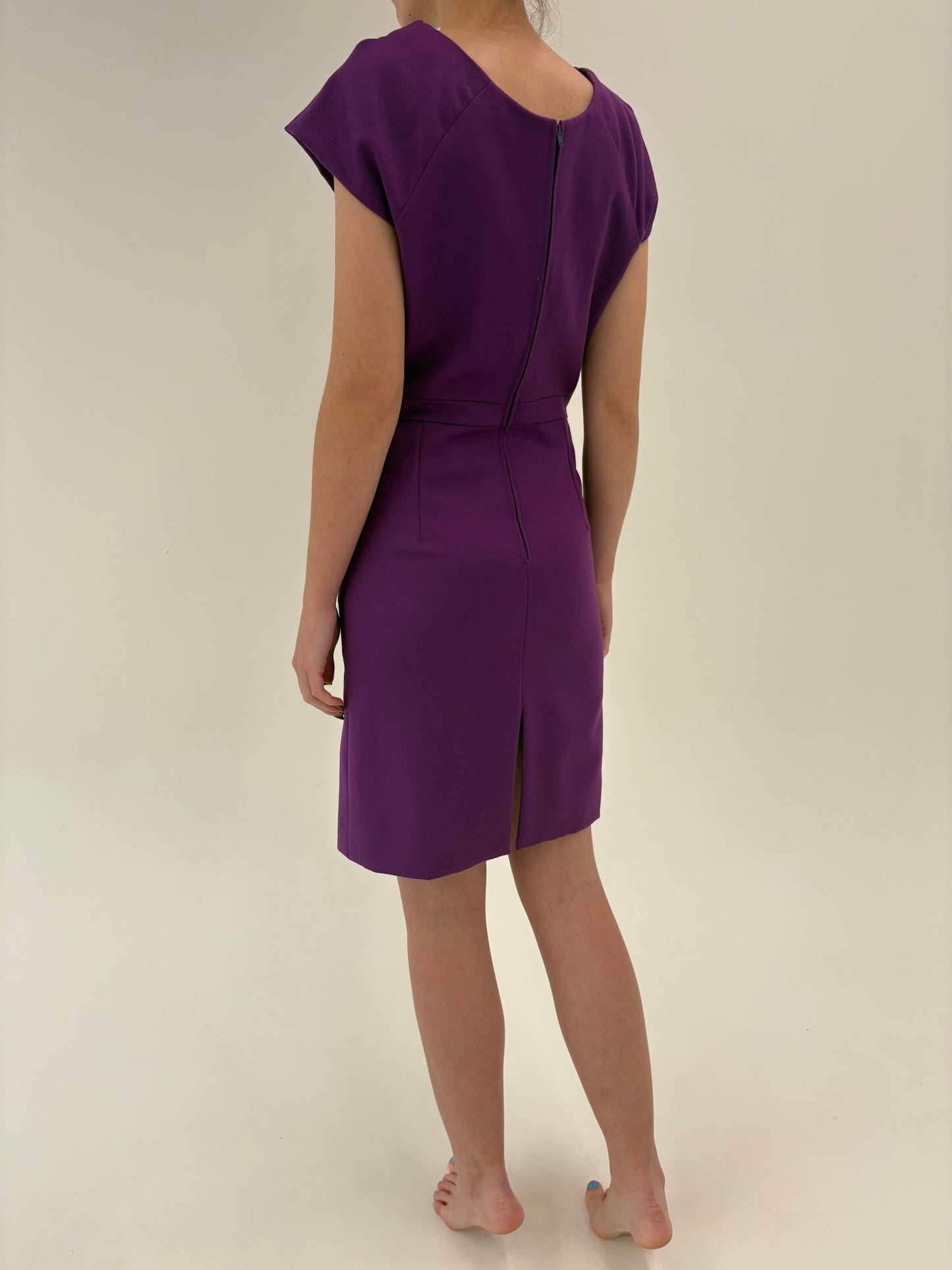 Rochie business in croi elevat cu fronseuri din lana extrafina