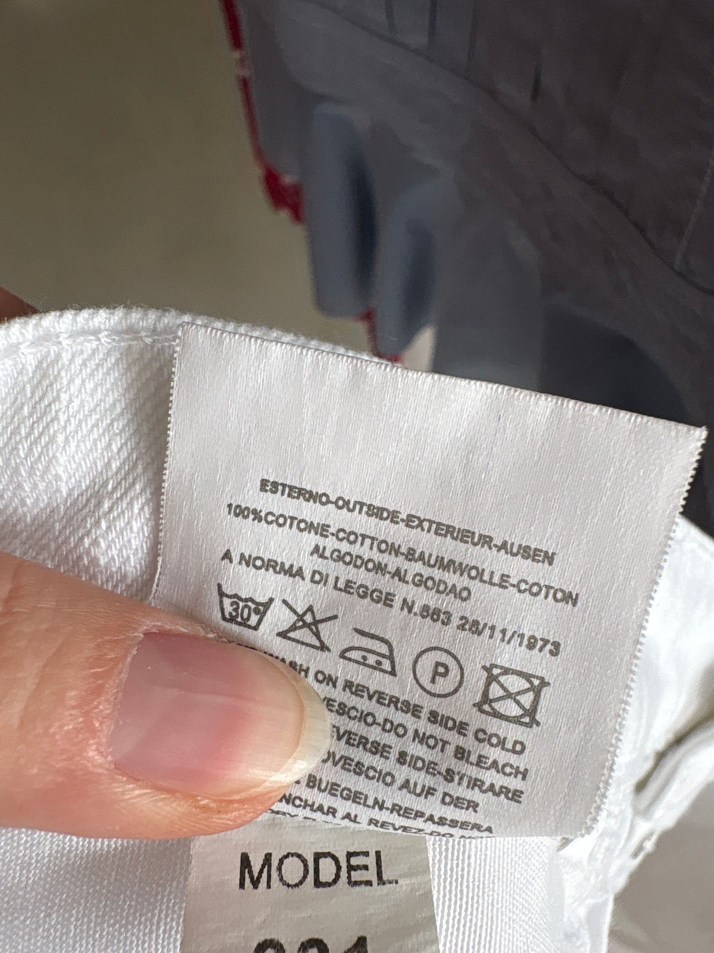 Jeans Dolce&Gabbana de vară straight leg cu aplicații metalice specifice brandului