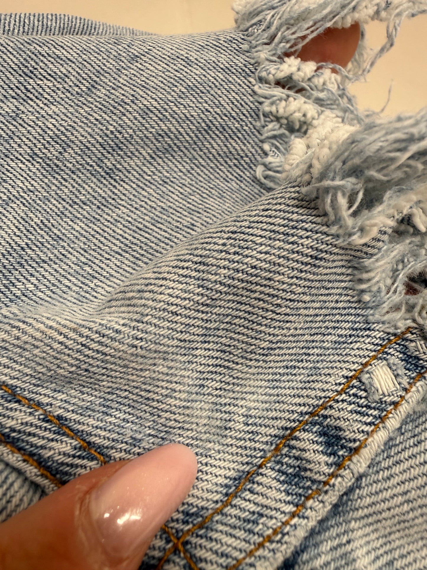 Pantaloni scurți Levi’s cu talie înaltă din jeans