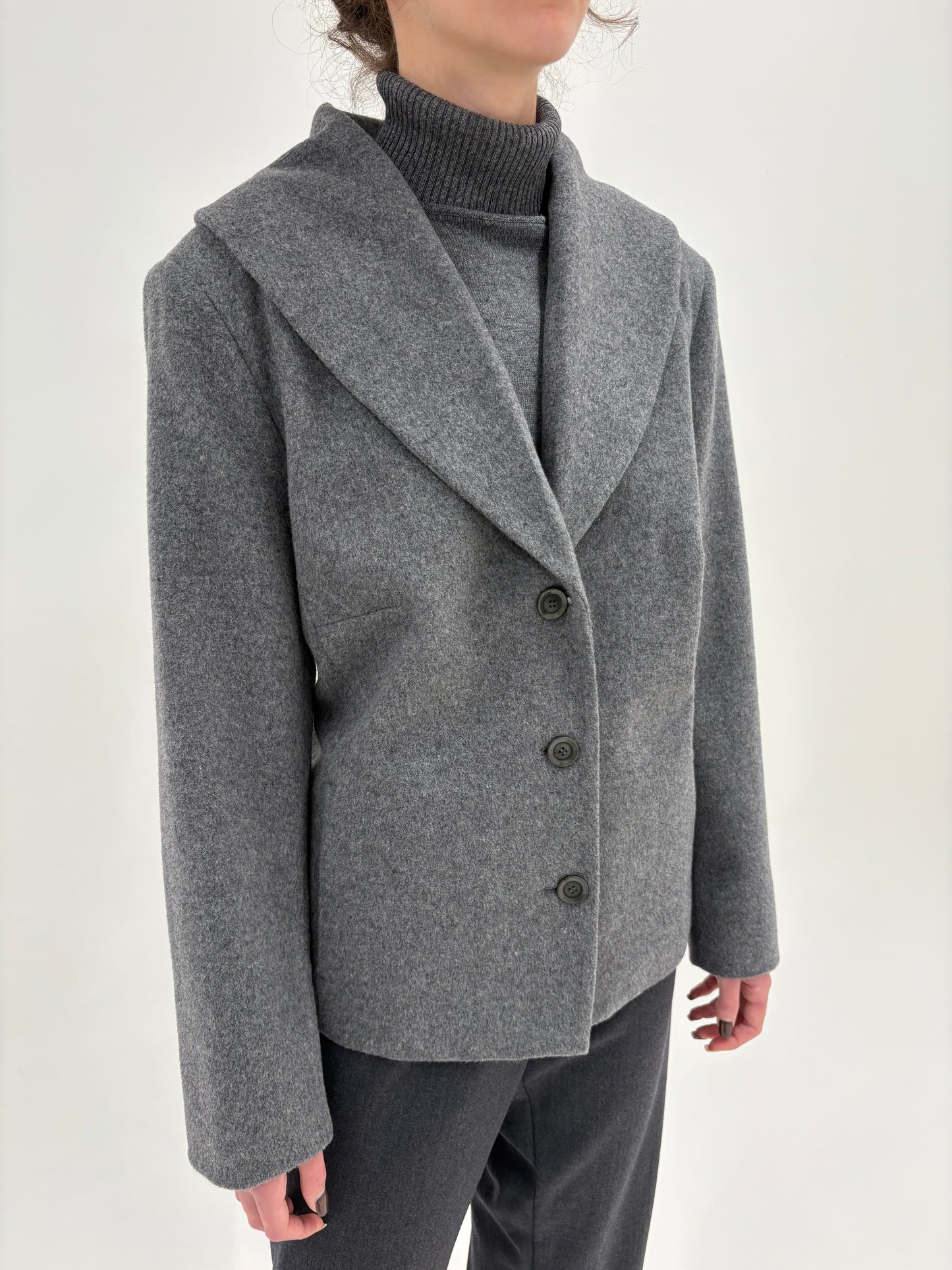 Jacheta luxury Madeleine din stofă groasă extrafina de lana cu revere late