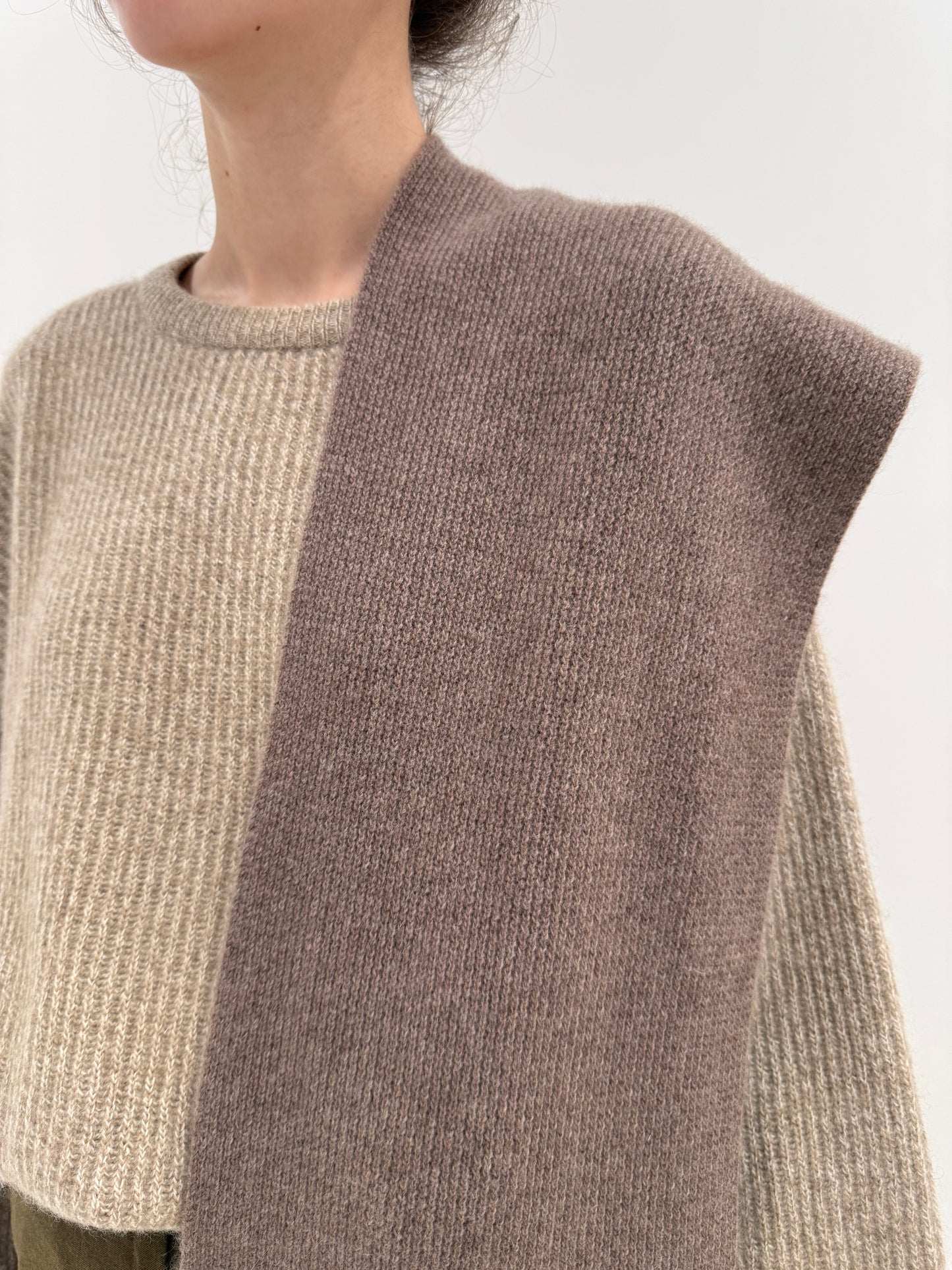 Fular taupe 70% cașmir din tricot gros excepțional și restul lana merino