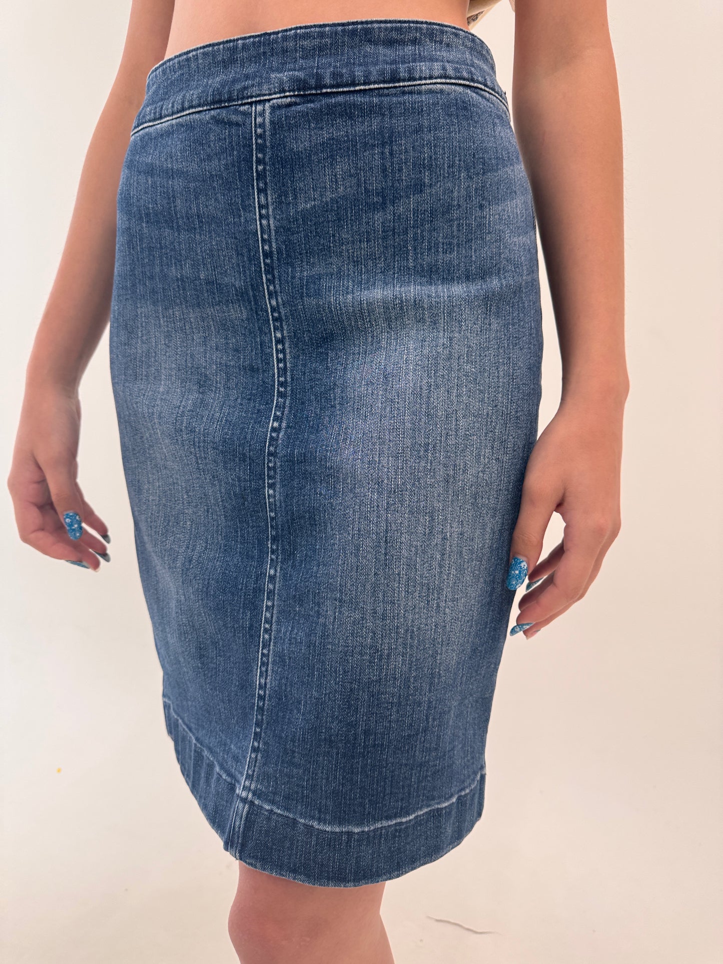 Fustă ultra confort Armani din jeans modelator în croi creion