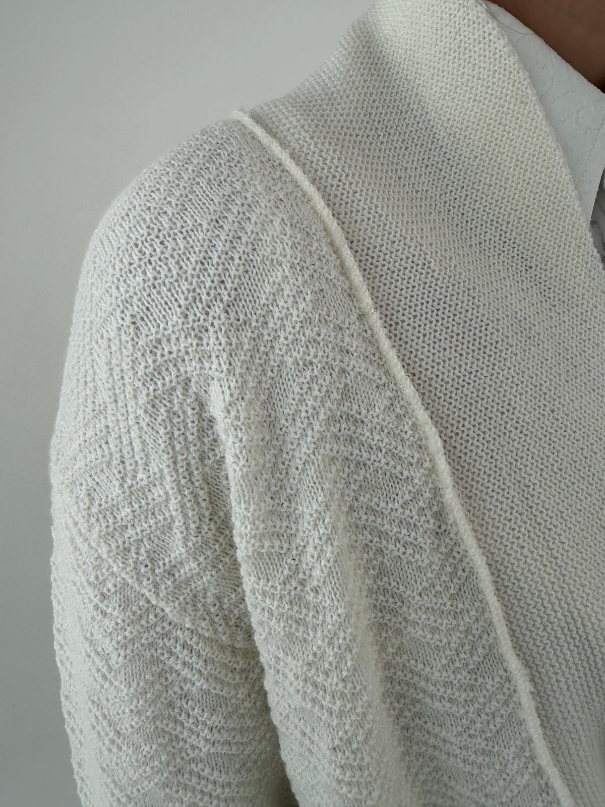 Cardigan vintage italian cu mâneci ample și manșete înalte din lana extrafina