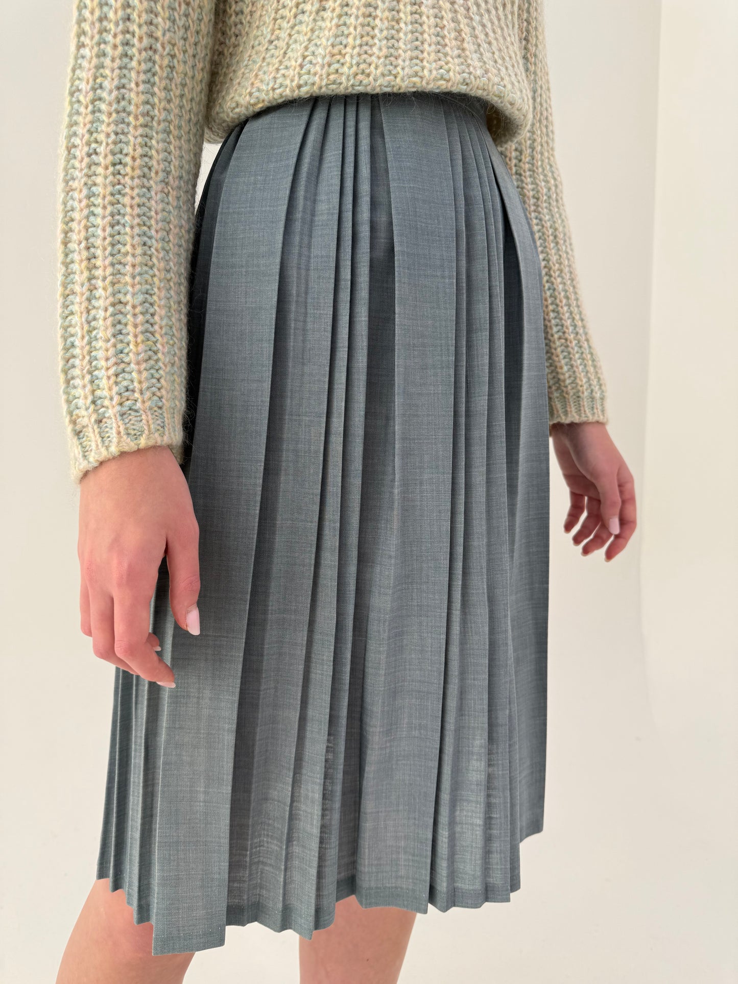 Fustă vintage plisată stone gray din lana extrafina cu talie ultra înaltă