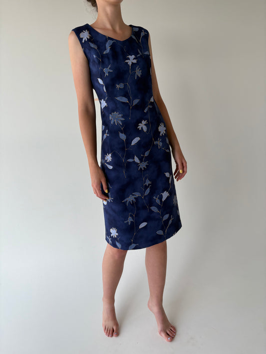 Rochie in nuante superbe de albastru cu print floral delicat